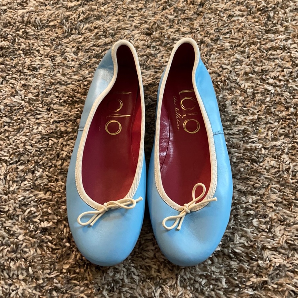 New light blue ballet flats from Lolo the Ballerina size 40.